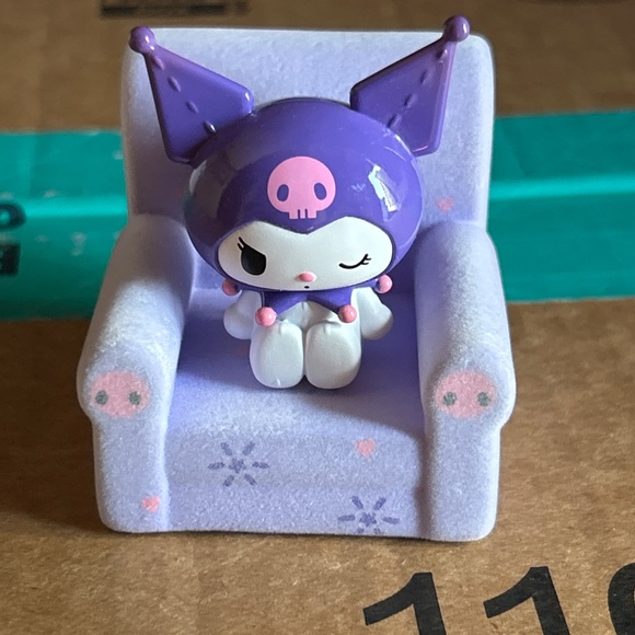 Sanrio Kuromi Sitting Dolls Blind Box Figure - Picture 2 of 7